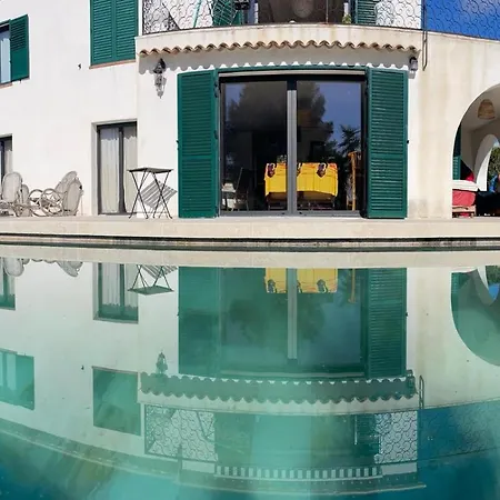 La Maison Du Bonheur Guest house